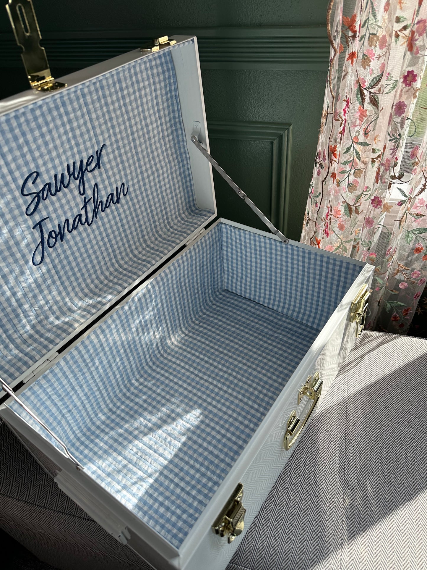 Traditional Keepsake Trunk - Petite