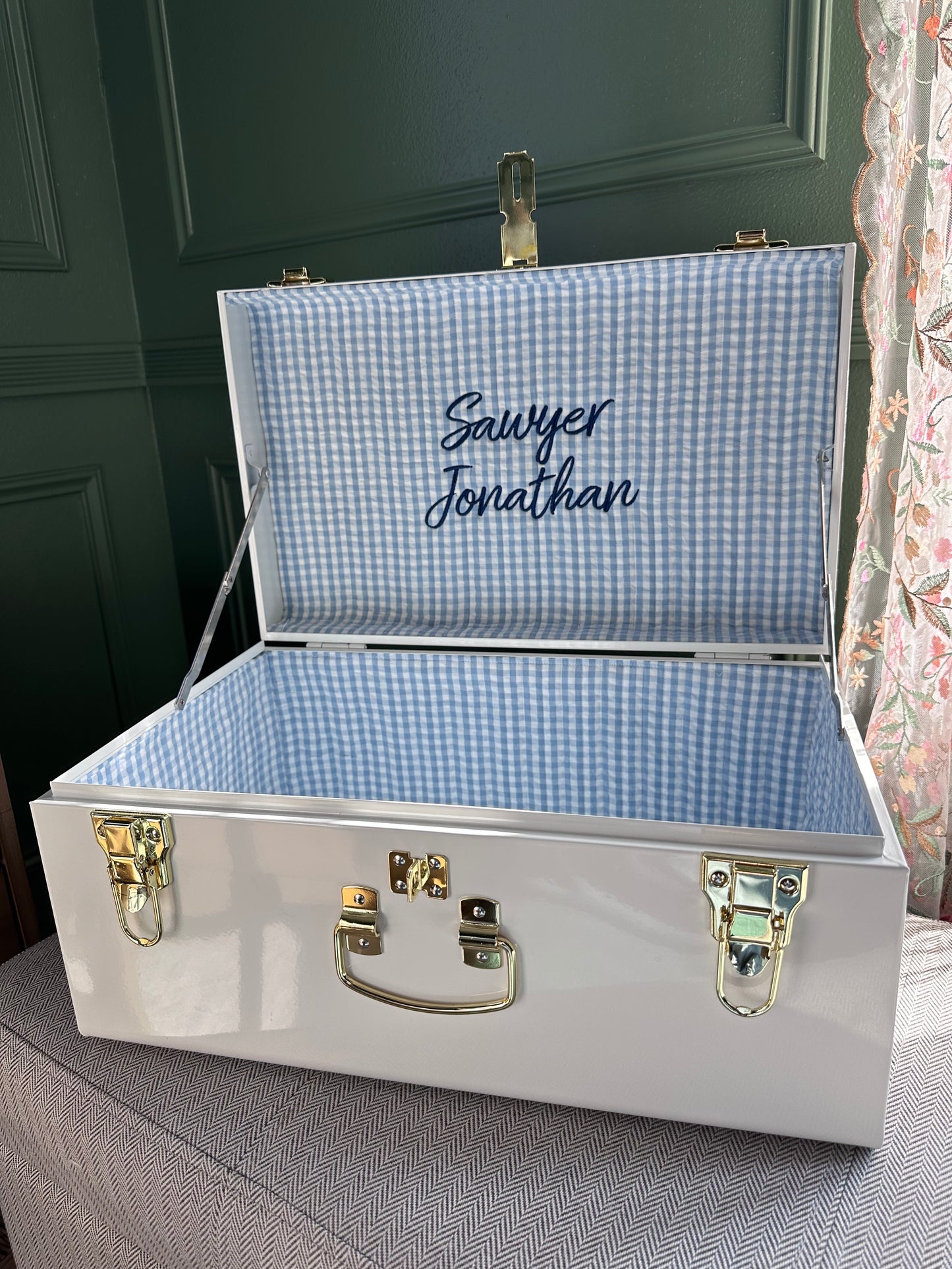 Traditional Keepsake Trunk - Petite